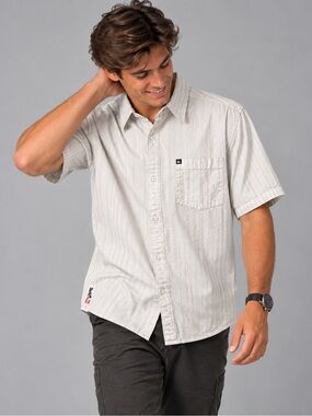 Quiksilver L Y2K Pinstripe Short Sleeve Surf Skate Button Up Shirt